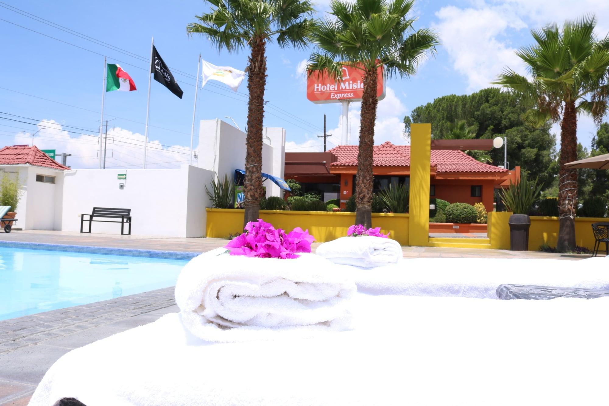 Mision Express Saltillo Exterior foto