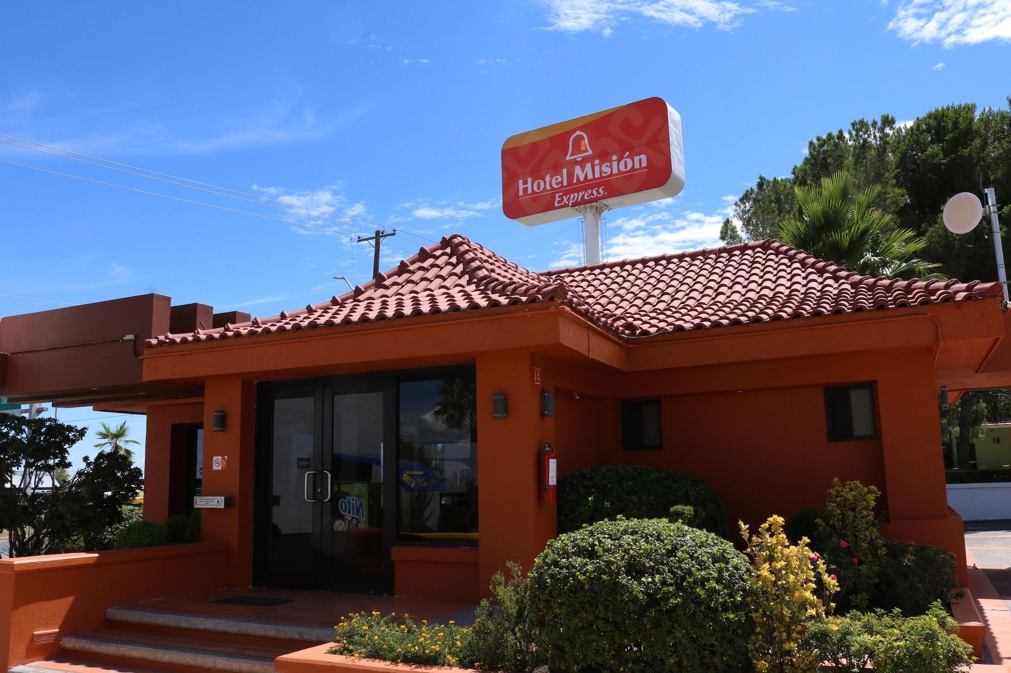 Mision Express Saltillo Exterior foto