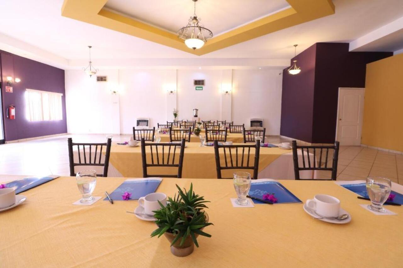 Mision Express Saltillo Exterior foto