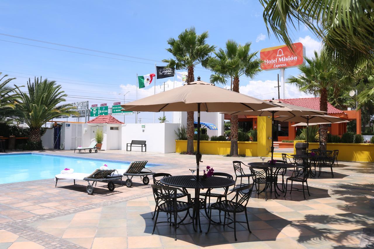 Mision Express Saltillo Exterior foto