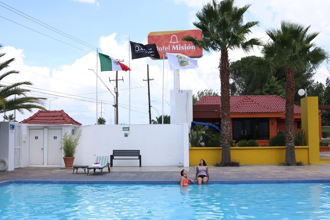 Mision Express Saltillo Exterior foto