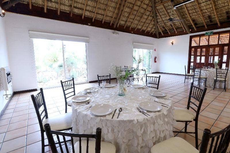 Mision Express Saltillo Exterior foto